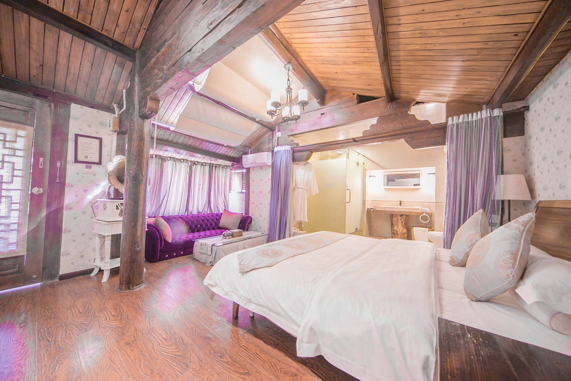 Lijiang Half Moon Bay Inn מראה חיצוני תמונה