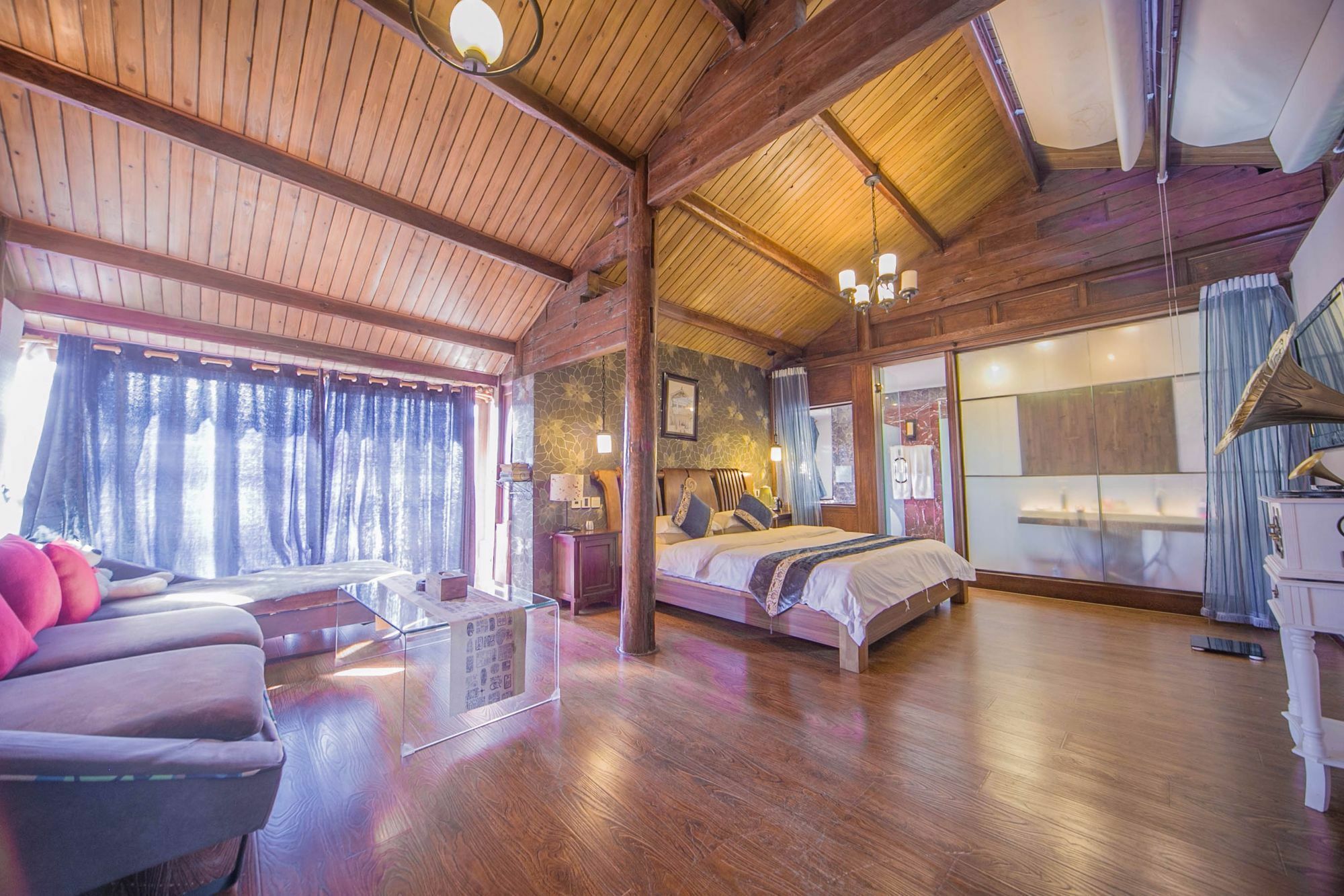 Lijiang Half Moon Bay Inn מראה חיצוני תמונה