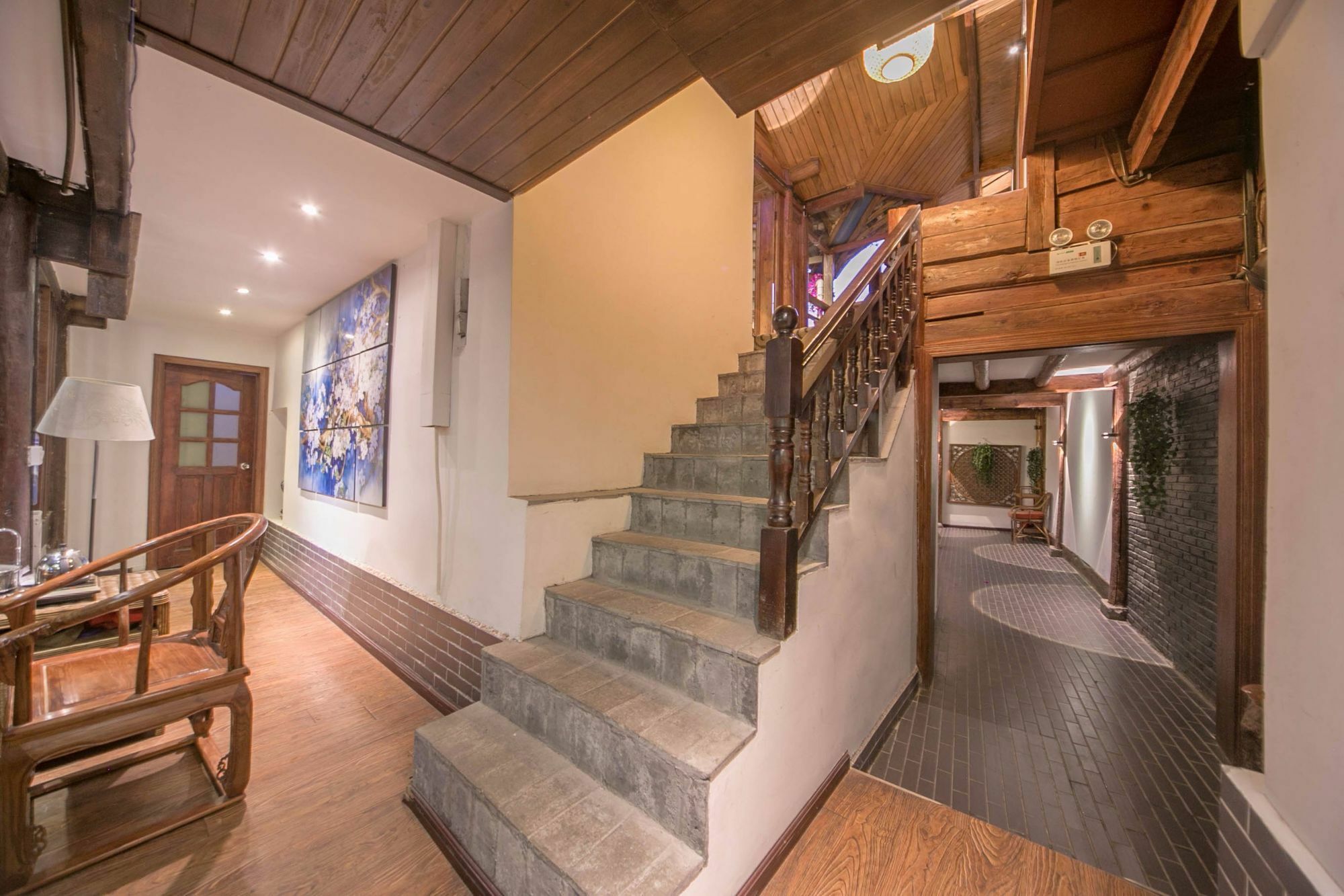 Lijiang Half Moon Bay Inn מראה חיצוני תמונה