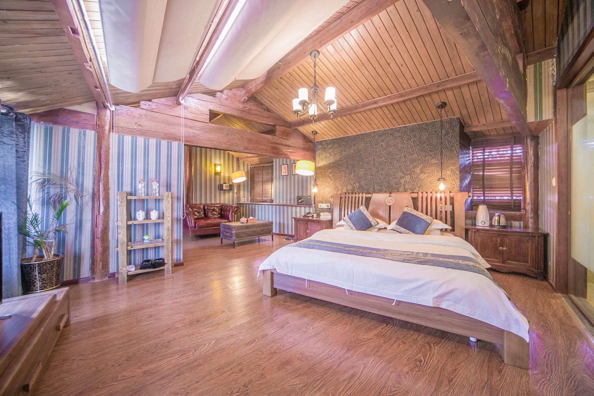 Lijiang Half Moon Bay Inn מראה חיצוני תמונה